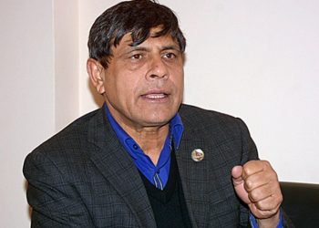 एमाले पोलिटब्युरोमा घनश्याम भुसालको प्रस्ताव : वामपन्थी मिलौँ, दुईतिहाइ आउँछ