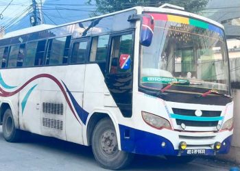 लमजुङमा बढी भाडा लिने माइक्रोबसलाई १० हजार जरिवाना