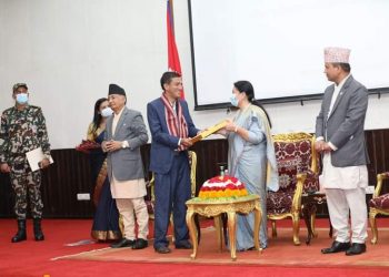 पत्रकार कृष्ण केसी प्रेस काउन्सिल नेपालको क्रियाशील पत्रकारिता पुरस्कारबाट पुरस्कृत