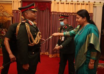 भारतीय सेनाध्यक्ष पाण्डेलाई नेपाली सेनाको मानार्थ महारथी उपाधि