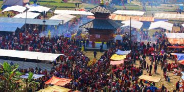 रातभर उभिएर ठाडोबत्ती बाल्दा सन्तान जन्मिने अनौठो विश्वास !