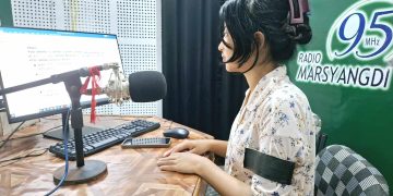 पत्रकार हत्या विरोधमा कालोपट्टी बाँधेर कामकाज