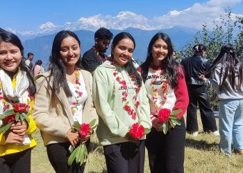 काउलेपानीको लालीगुराँसले बोलायो पर्यटक