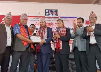 लमजुङमा एमालेबाट निर्वाचित पूर्व जनप्रतिनिधिलाई सम्मान